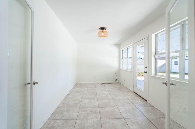 2200 Whitney Dr, Midland, TX 79705