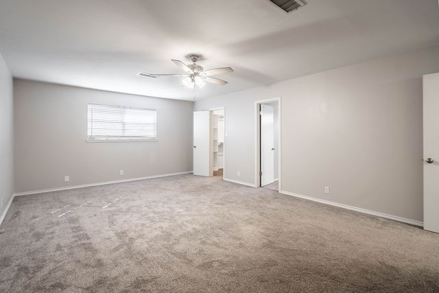 2200 Whitney Dr, Midland, TX 79705