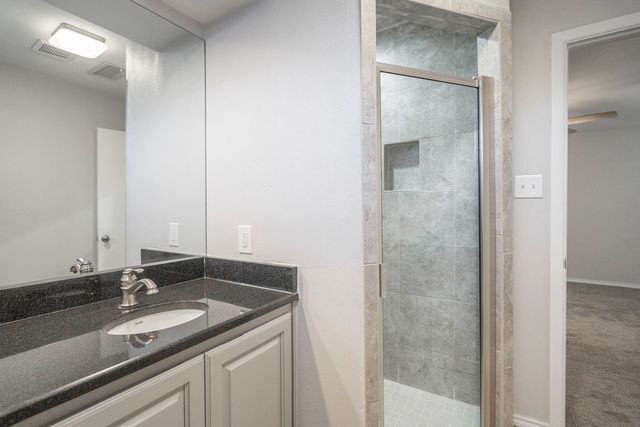 2200 Whitney Dr, Midland, TX 79705