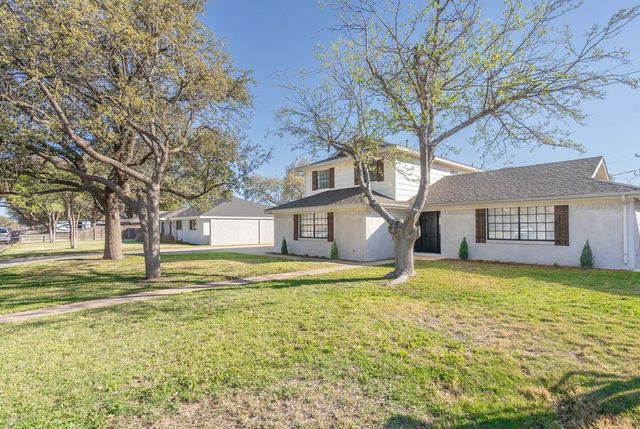 2200 Whitney Dr, Midland, TX 79705