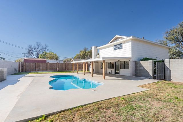 2200 Whitney Dr, Midland, TX 79705