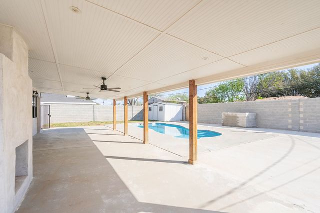 2200 Whitney Dr, Midland, TX 79705