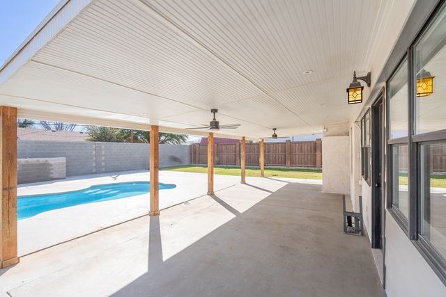 2200 Whitney Dr, Midland, TX 79705