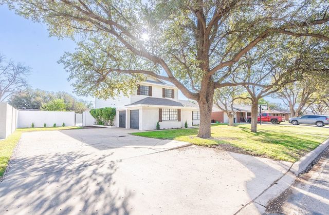 2200 Whitney Dr, Midland, TX 79705