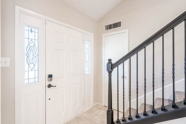 2200 Whitney Dr, Midland, TX 79705