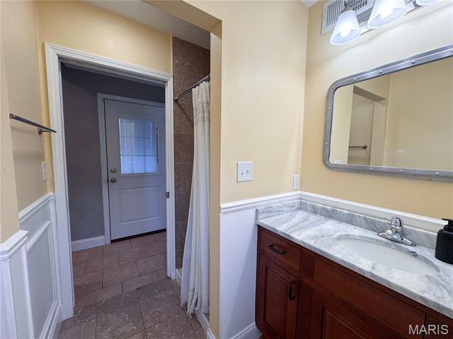 7051 Nashville Avenue, St Louis, MO 63117