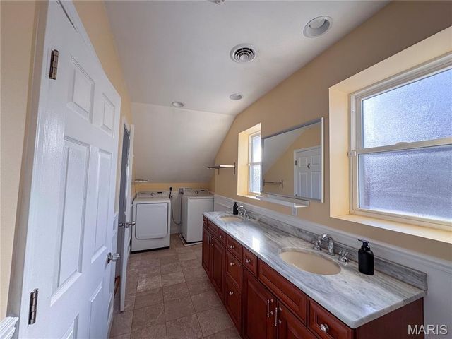 7051 Nashville Avenue, St Louis, MO 63117