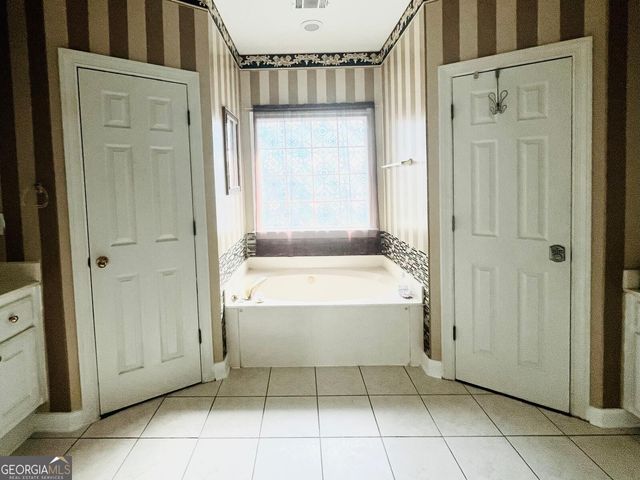 1254 Riversand Lane SW, Lilburn, GA 30047
