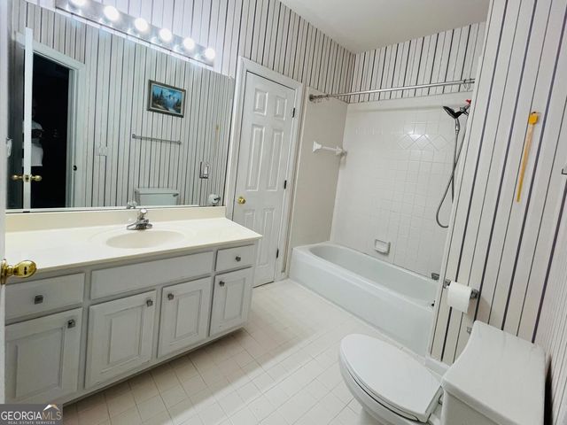1254 Riversand Lane SW, Lilburn, GA 30047