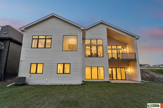 20123 Zander Court, Omaha, NE 68022