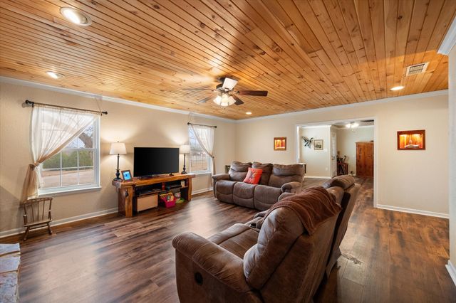 308 Sunset Drive, Corsicana, TX 75110