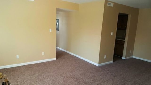 3885 Northeast Dr Apt E, Clarksville, TN 37040
