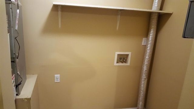 3885 Northeast Dr Apt E, Clarksville, TN 37040