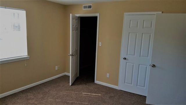 3885 Northeast Dr Apt E, Clarksville, TN 37040