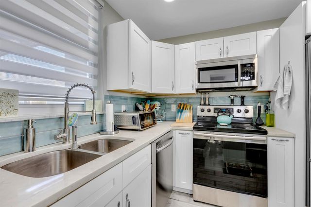 3100 NE 49th Street 503, Fort Lauderdale, FL 33308