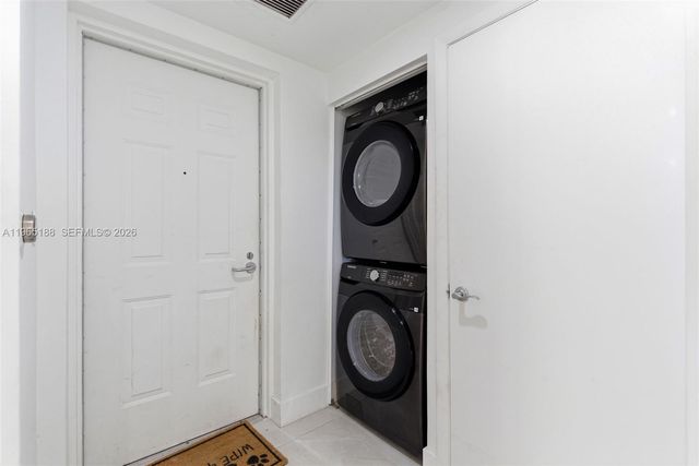 7290 SW 90th St 209, Miami, FL 33156