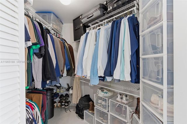 7290 SW 90th St 209, Miami, FL 33156