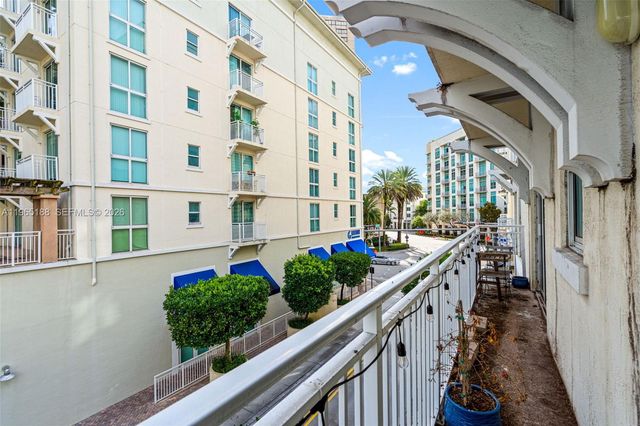 7290 SW 90th St 209, Miami, FL 33156