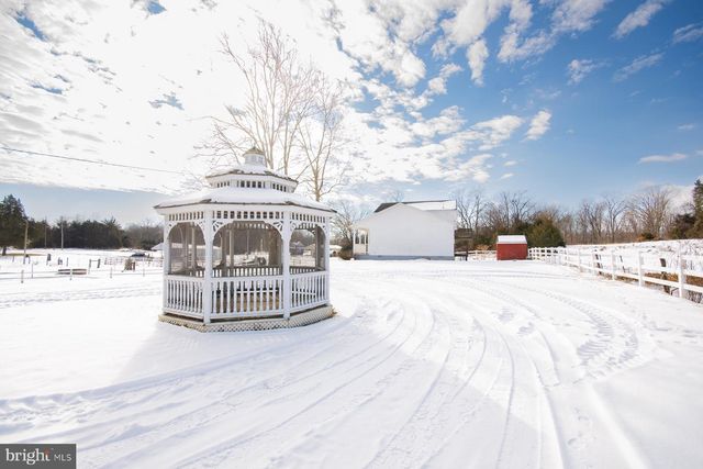 989 CEDAR LN, Shepherdstown, WV 25443