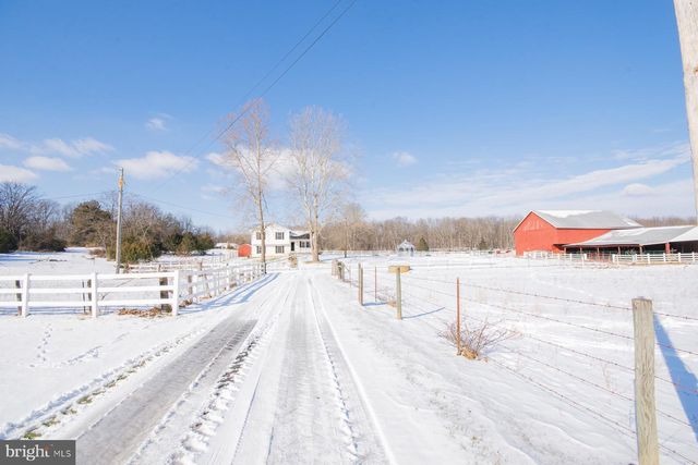 989 CEDAR LN, Shepherdstown, WV 25443