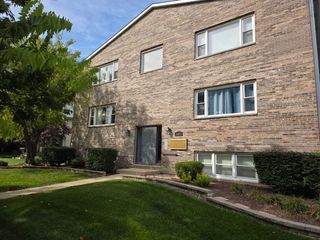 712 W HIGHLAND Avenue 4, Elgin, IL 60123
