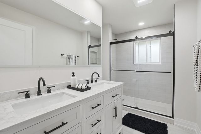 1430 E Emmerson Lane, Mount Prospect, IL 60056