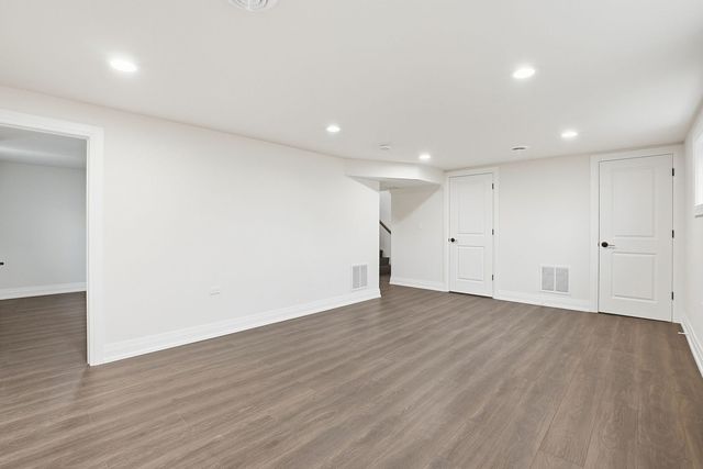 1430 E Emmerson Lane, Mount Prospect, IL 60056