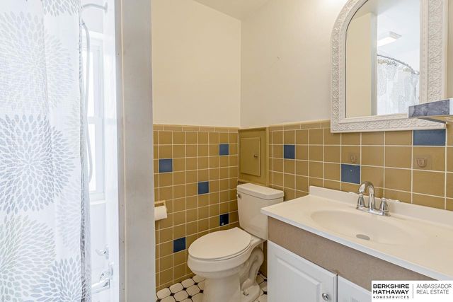 7826 Military Avenue, Omaha, NE 68134