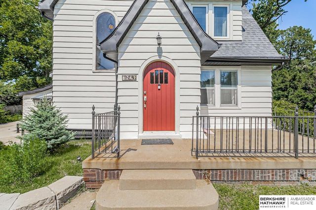 7826 Military Avenue, Omaha, NE 68134