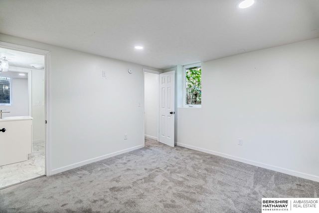 7826 Military Avenue, Omaha, NE 68134
