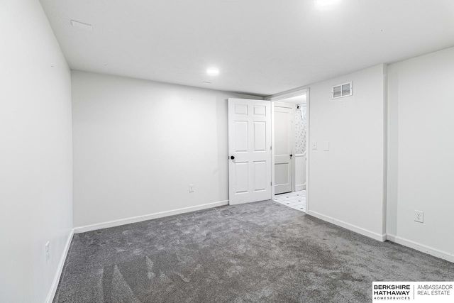 7826 Military Avenue, Omaha, NE 68134