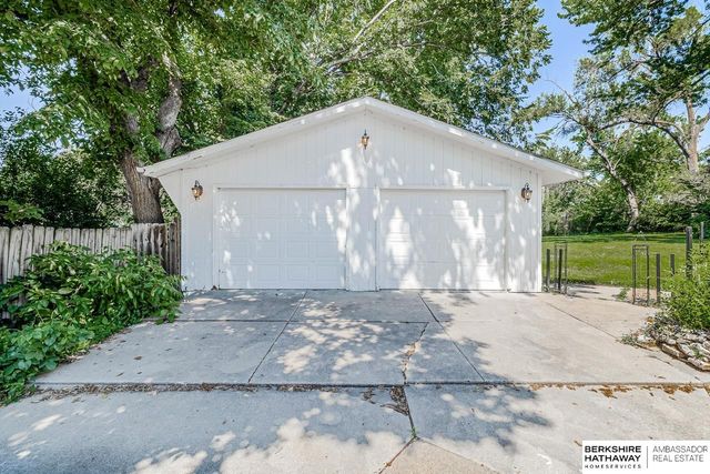 7826 Military Avenue, Omaha, NE 68134