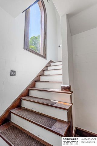7826 Military Avenue, Omaha, NE 68134