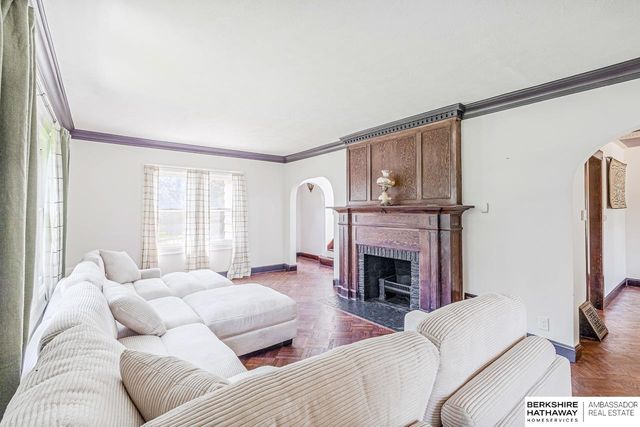 7826 Military Avenue, Omaha, NE 68134