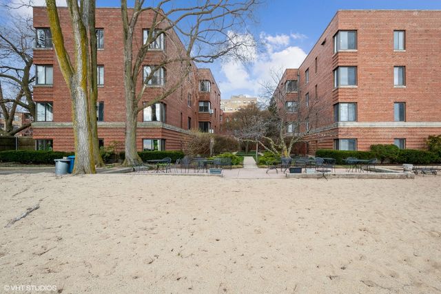 1224 W Chase Avenue 1F, Chicago, IL 60626