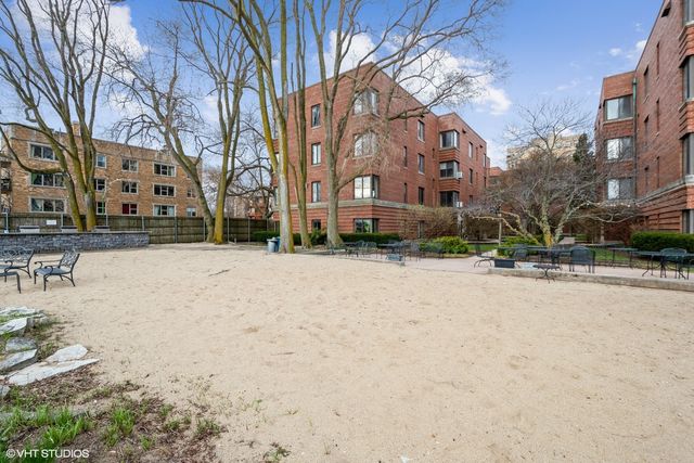1224 W Chase Avenue 1F, Chicago, IL 60626