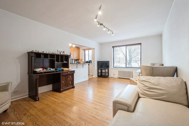 1224 W Chase Avenue 1F, Chicago, IL 60626