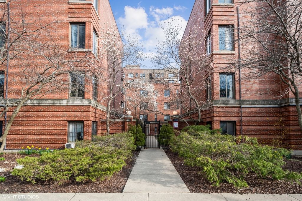 1224 W Chase Avenue 1F, Chicago, IL 60626