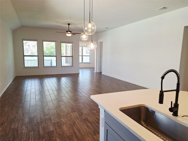 1104 River Vista RD, Georgetown, TX 78628