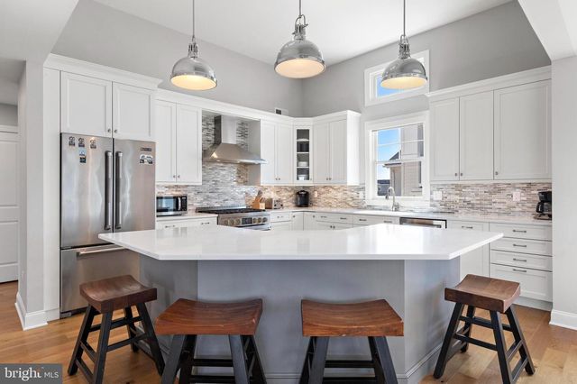 30 W HARDING AVE, Long Beach Township, NJ 08008