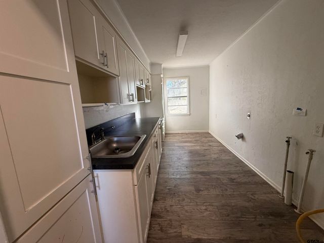 207 S Sun Camp, White Oak, TX 75693