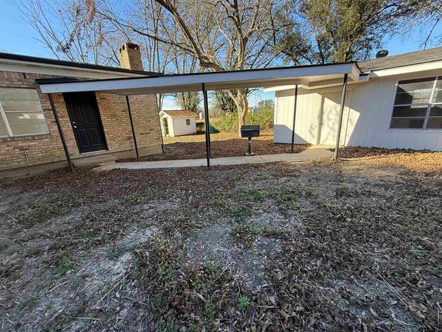 207 S Sun Camp, White Oak, TX 75693