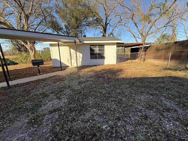 207 S Sun Camp, White Oak, TX 75693