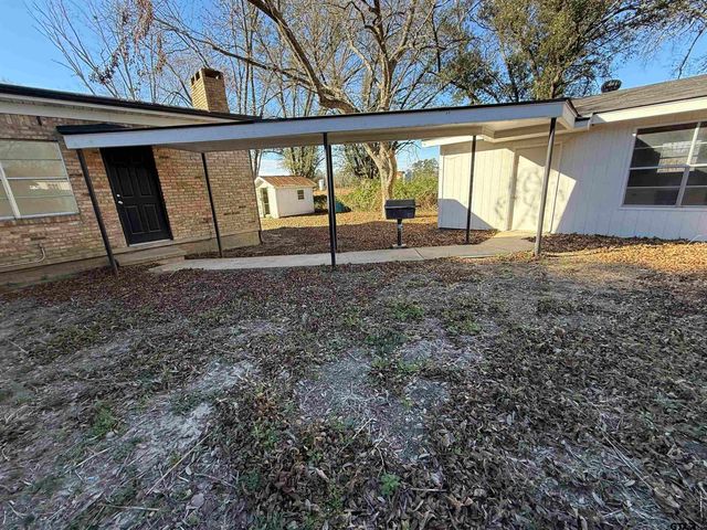 207 S Sun Camp, White Oak, TX 75693