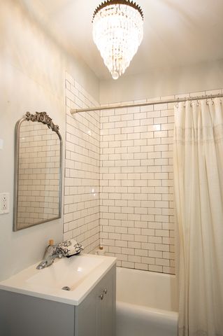 1146 Ontario Street 1E, Oak Park, IL 60302