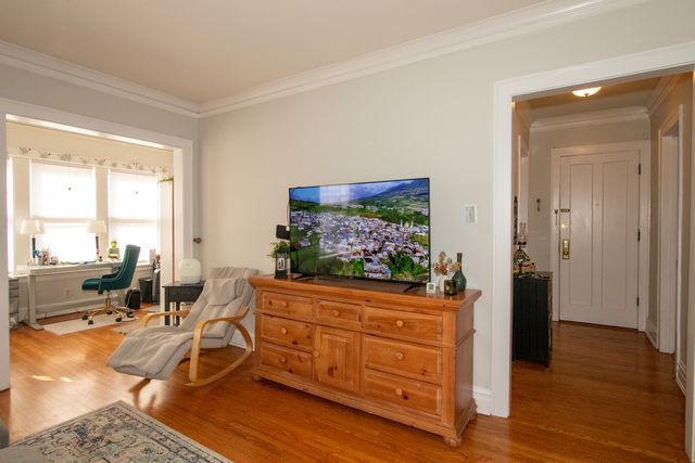 1146 Ontario Street 1E, Oak Park, IL 60302