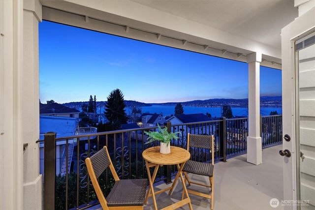 7908 S Lakeridge Drive, Seattle, WA 98178