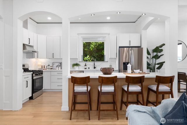 7908 S Lakeridge Drive, Seattle, WA 98178