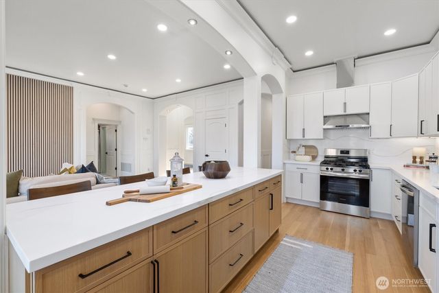 7908 S Lakeridge Drive, Seattle, WA 98178