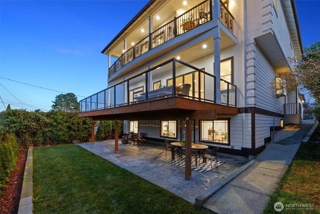 7908 S Lakeridge Drive, Seattle, WA 98178